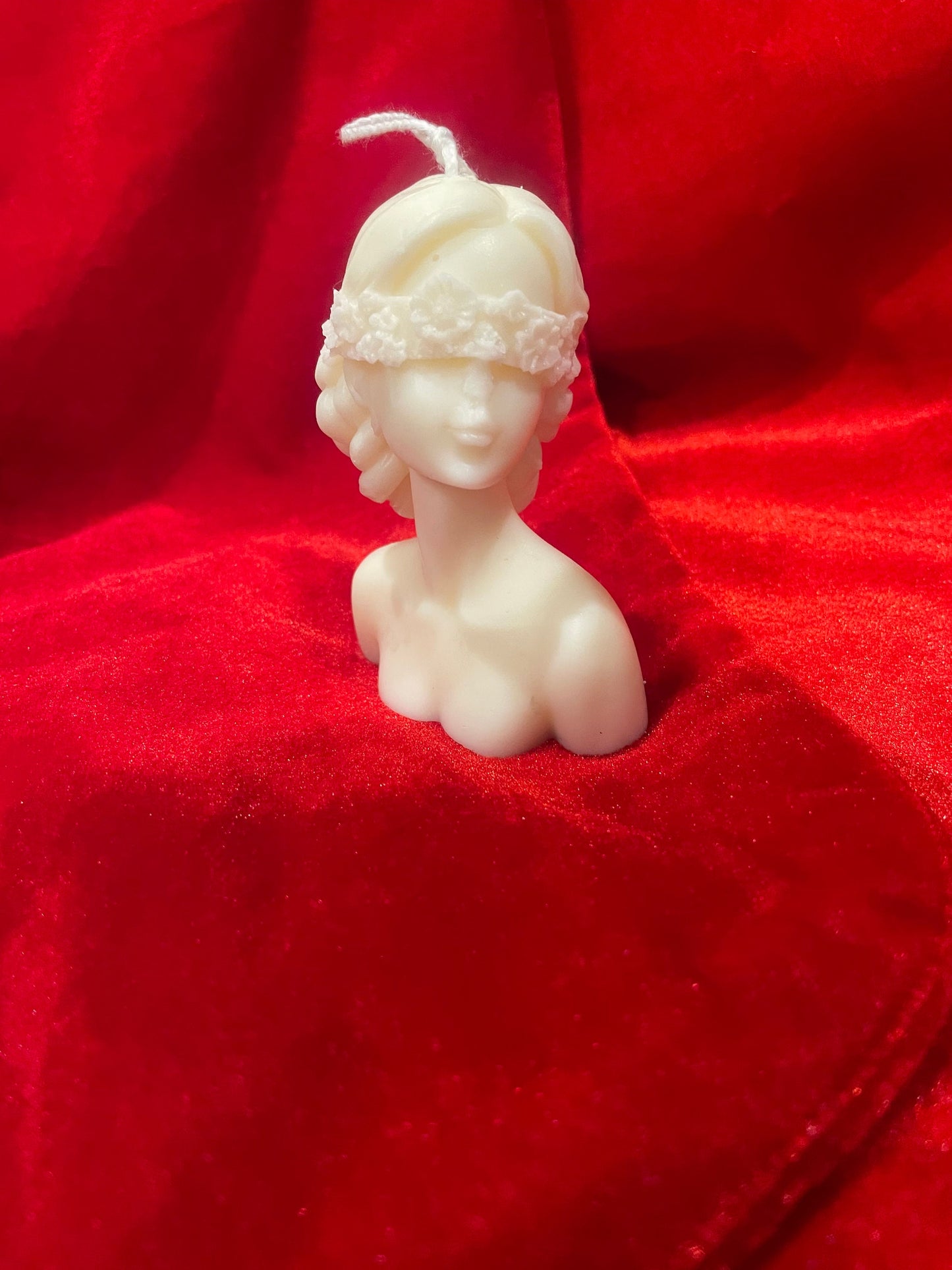 Blindfolded lady scented candle | Elegant , stylish decor | Party favour | Soy wax candle| Gift idea | Valentine’s Day gift