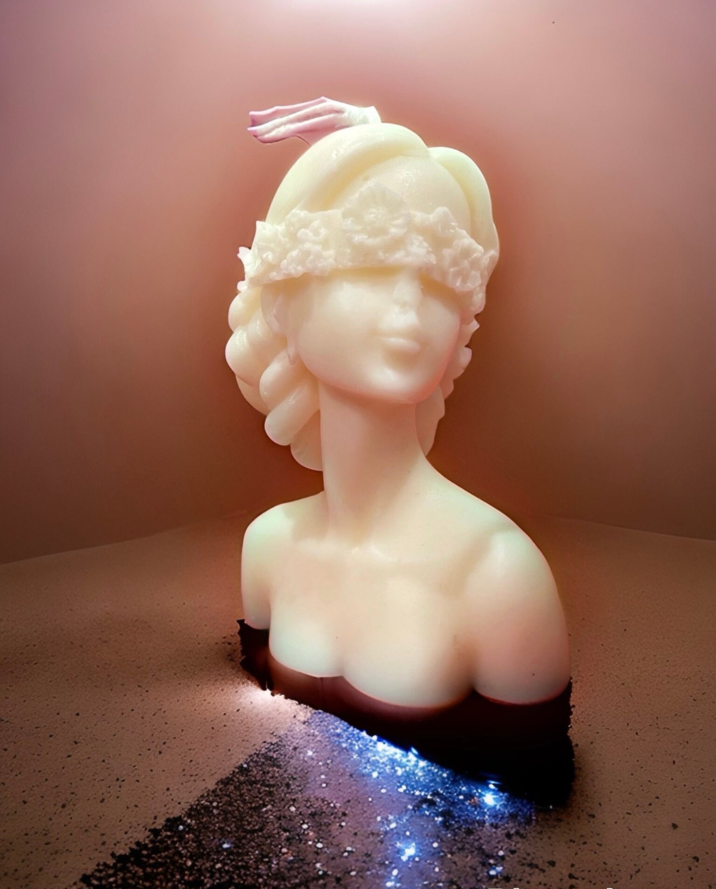 Blindfolded lady scented candle | Elegant , stylish decor | Party favour | Soy wax candle| Gift idea | Valentine’s Day gift