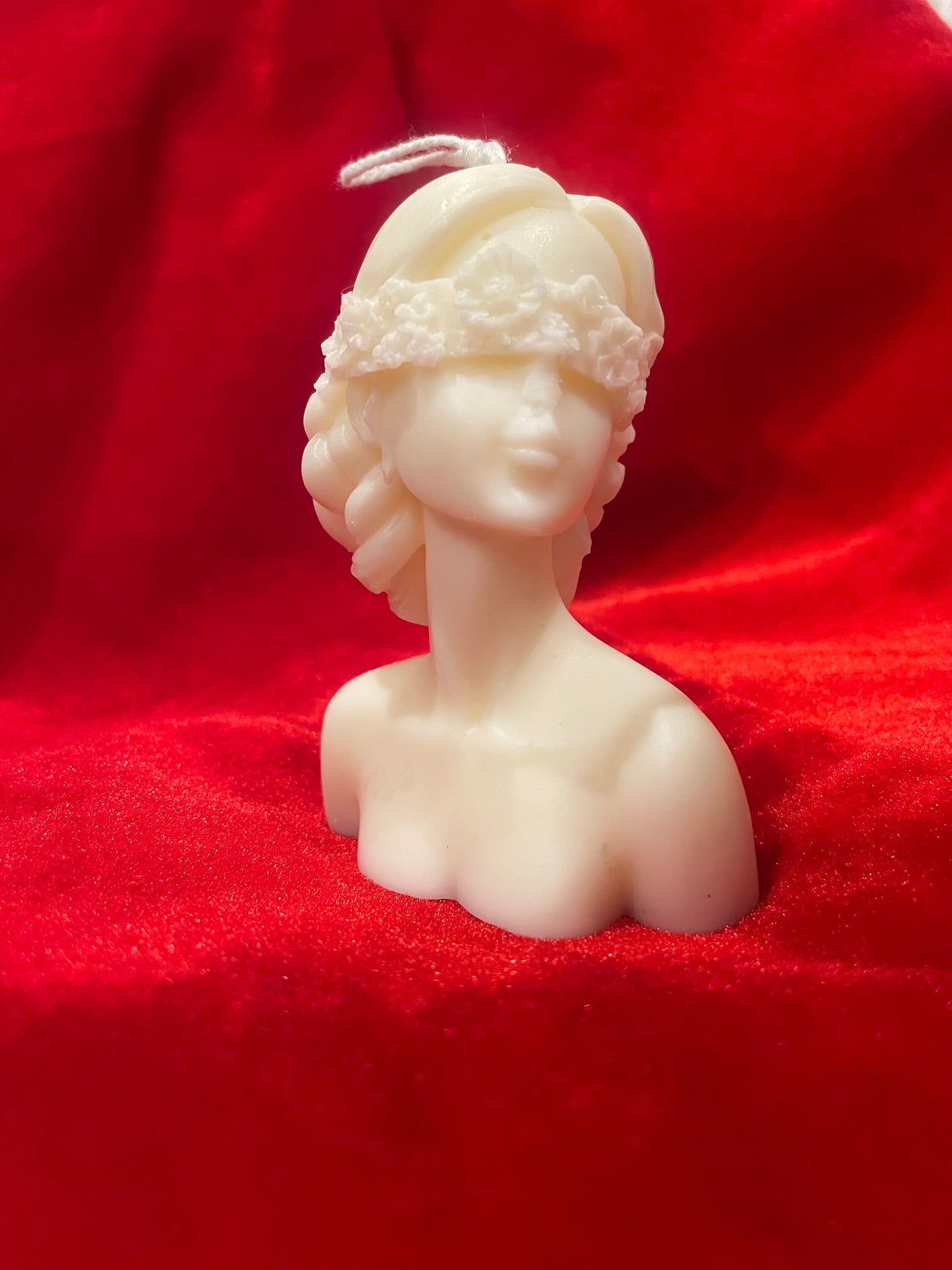 Blindfolded lady scented candle | Elegant , stylish decor | Party favour | Soy wax candle| Gift idea | Valentine’s Day gift
