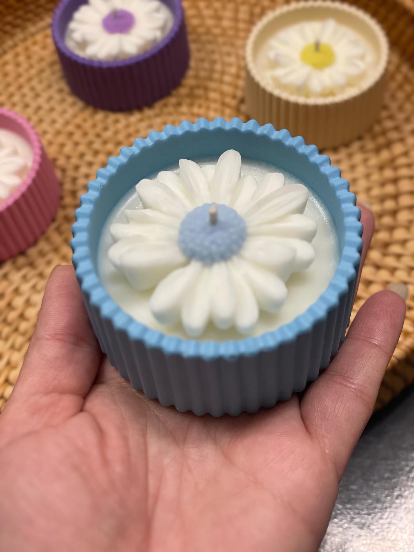 Daisy Flower Candle | Candle in Jesmonite Jar | Soy Wax Scented Candle in Jar