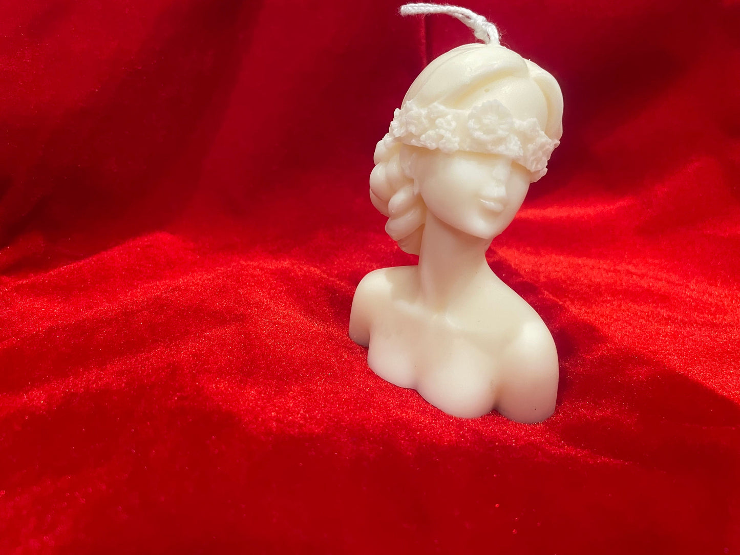 Blindfolded lady scented candle | Elegant , stylish decor | Party favour | Soy wax candle| Gift idea | Valentine’s Day gift